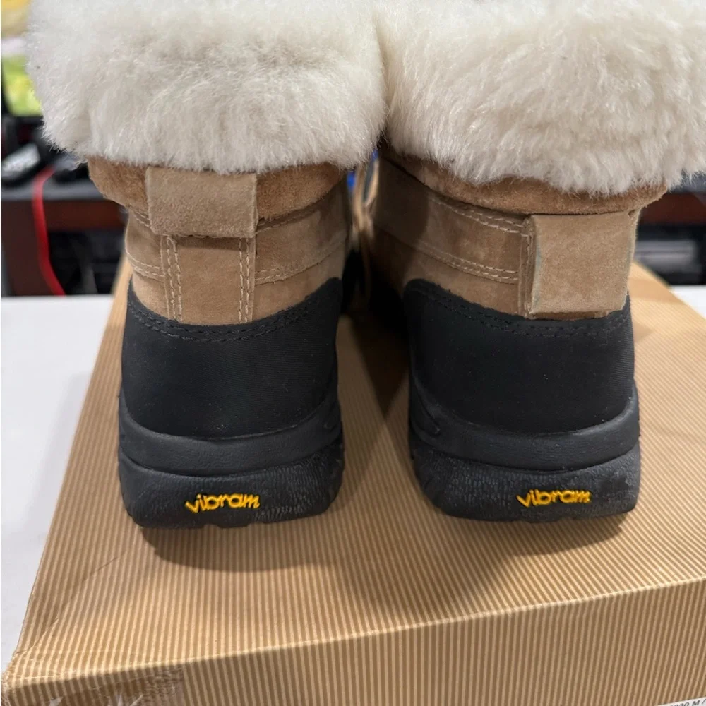 UGG Australia M Hilgard Winter Boots Men Size 9 New